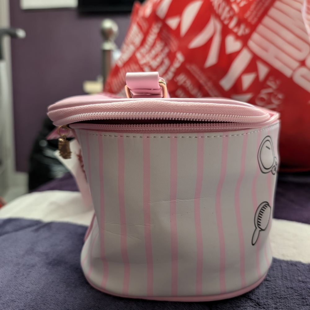 Hello Kitty Pink Kids Accessory Bag - Picture 6 of 6